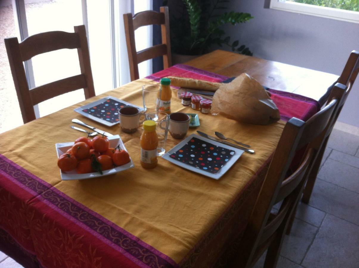 Campagne Ceres Bed and Breakfast Le Puy-Sainte-Réparade Buitenkant foto